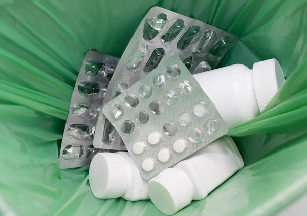 Closeup Garbage Can Trash Bin Full Medication Pills Tablet Bottles — Stock Photo, Image