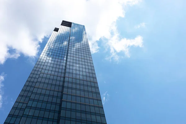 Downtown Glass Skyscraper Tower Blue Shiny Sky Background Business Development — Stock Photo, Image