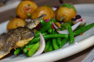 Lezzetli Asya yemeklerinin yakın görüntüsü