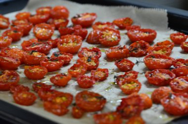 Baharatlı taze domates