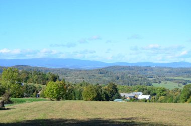 Güzel Çek Jeseniky dağlarının manzarası, güneşli bir sonbahar günü