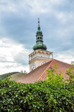 Mikulov 'un merkezindeki eski St. Nicholas Kilisesi.