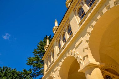Schwerin şehrindeki Schloss Kalesi 'ne bakın.