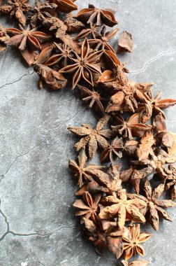 Anason ve tarçın çubukları