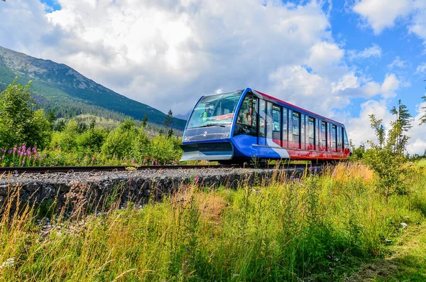 Dağlardaki tren istasyonu