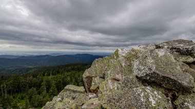 Karpatlar 'daki güzel dağlar, İsa, kayıp kayalar.
