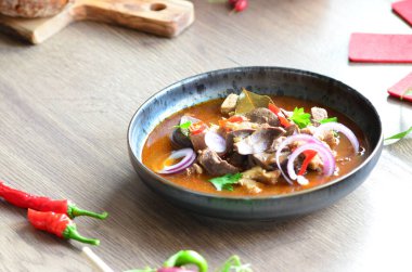 Geleneksel gulaş, Çek Cumhuriyeti 'nde bölgesel gıda, renkli lezzetli yiyecekler, gıda geçmişi