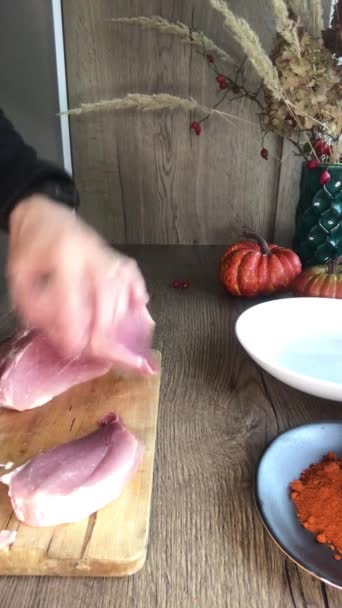 Гуляш Рагу Кусочками Мяса Печени Плеча Сердца Традиционный Чешский Гуляш — стоковое видео