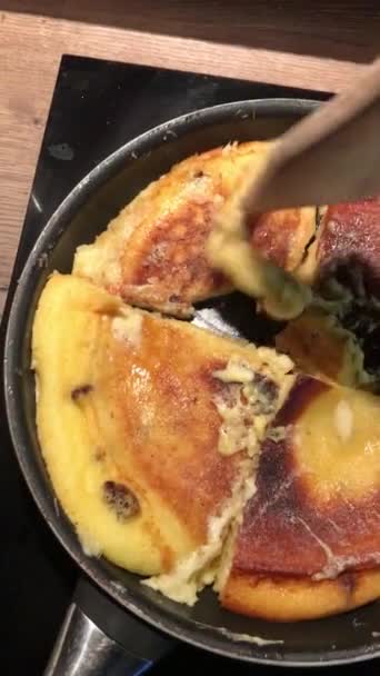 치즈와 베이컨 팬케이크 — 비디오