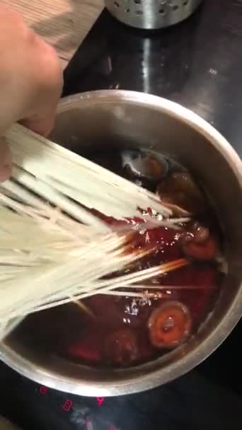 Pasta Espagueti Una Salsa — Vídeo de stock