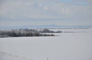 Kırsal kesimde kış manzarası.