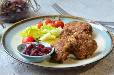 tavuk göğsü patates püresi ile