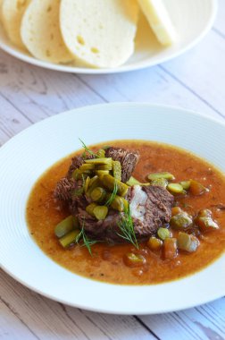 Sebzeli ve fasulyeli biftek güveci.