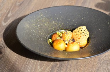 Lezzetli bir yiyeceğe yakın.