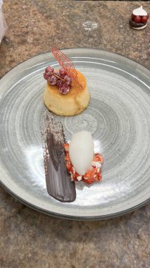 Cream CARAMEL DESSERT, GÜVENLİK GÖSTERİSİ