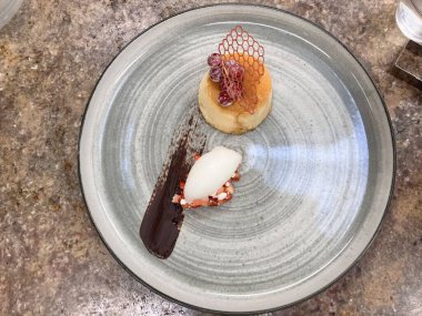 Cream CARAMEL DESSERT, GÜVENLİK GÖSTERİSİ