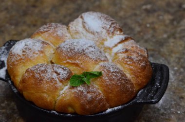 Geleneksel Çek yemekleri, tatlı tatlı geçmişi, şekerli maya çörekleri.