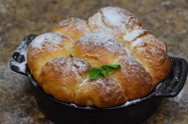 Geleneksel Çek yemekleri, tatlı tatlı geçmişi, şekerli maya çörekleri.