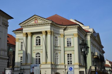 Krakow, Polonya 'nın tarihi merkezinde güzel manzaralı eski bir ev.