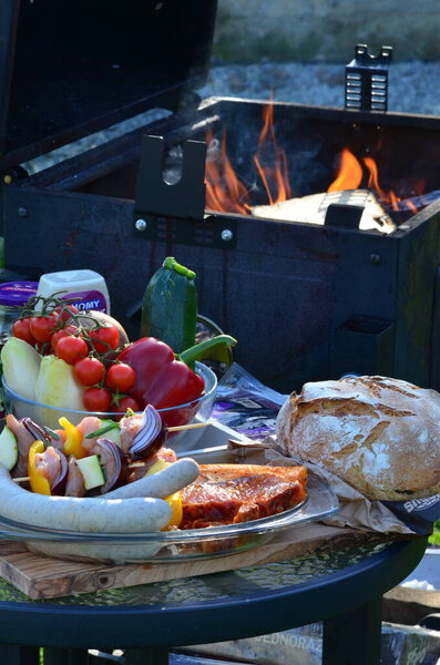 Барбекю в саду

