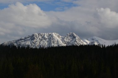 Dağların güzel manzarası
