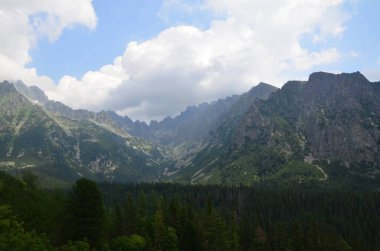 dağlarda güzel manzara