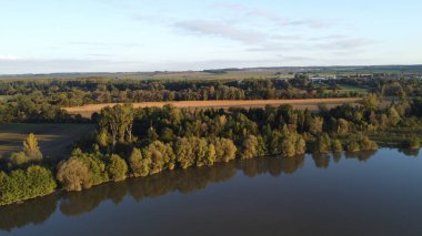 Göl yüzeyinden sabah görüşü, Dolni Benesov, Opava, Silesia, Çek, Manzara, Drone View