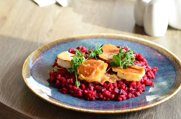 Dolu risotto, pancar kökü, ızgara keçi peyniri