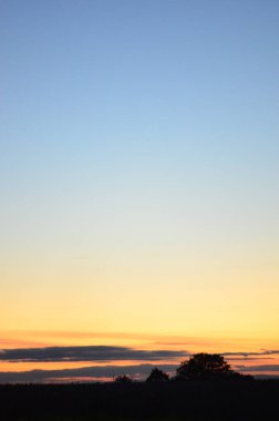 Dağlarda güzel bir gün batımı