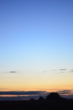 Bulutlu gün batımı