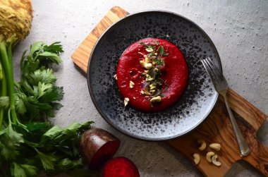 Sebze ile lezzetli humus
