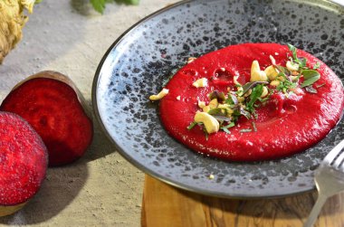 Fındıklı pancar humusu, yemek arkaplanı...