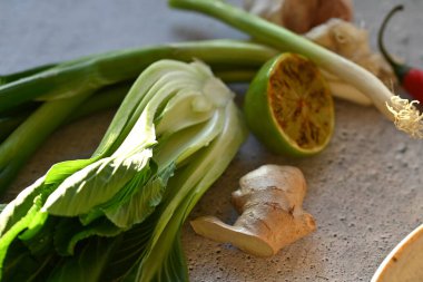 Sebzeli lezzetli yemek manzarasını kapat.