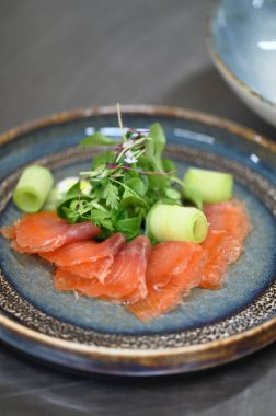 Tabakta somon gravedlax