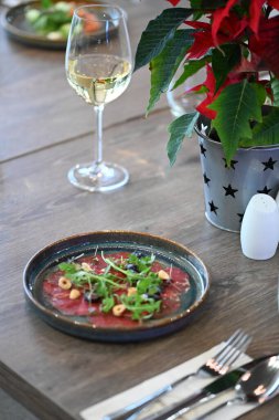 Noel yemeği masada.