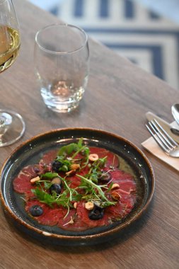 Lezzetli yiyeceklere yakın.