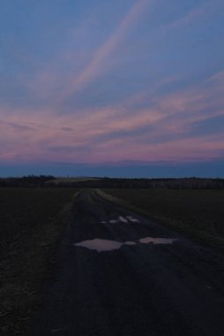 Gölün üzerinde güzel bir gün batımı