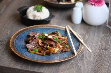 Kore yemekleri - kızarmış et ve sığır güveci, bulbigobigi, gogi