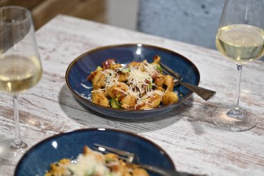 makarna, tavuk ve sebze