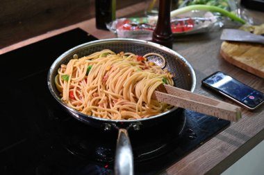 Domates soslu spagetti.