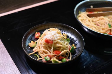 Lezzetli İtalyan yemeklerinin yakın görüntüsü