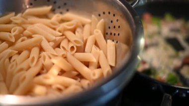 peynir soslu makarna