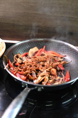 Lezzetli yiyeceklere yakın.