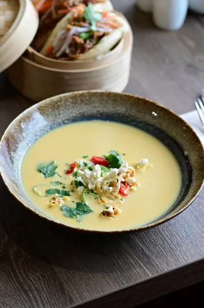 Lezzetli Asya yemekleri ile yakın görüş