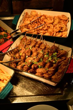 Geleneksel Türk ve Yunan yemek meze masası