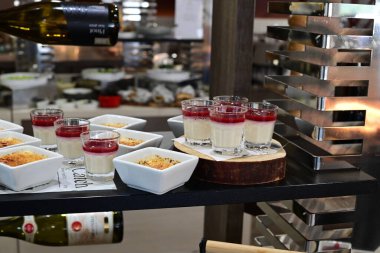 bir sürü değişik çikolatalı pralin