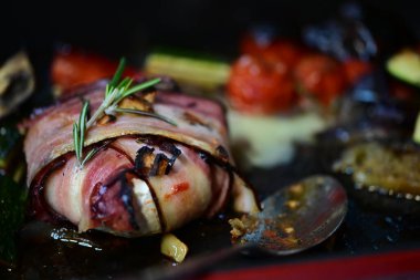 domuz pastırmalı sebze.