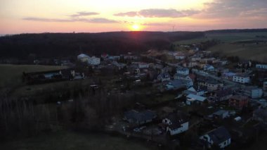 Schwerin köyünün üzerinde gün batımı