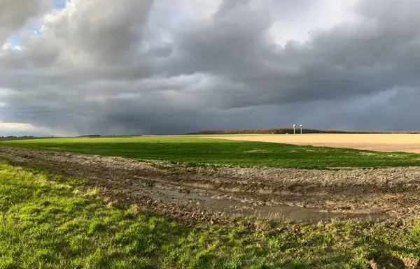 Fırtına bulutları alanları üzerinde