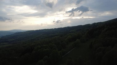 Dağlarda güzel bir gün batımı